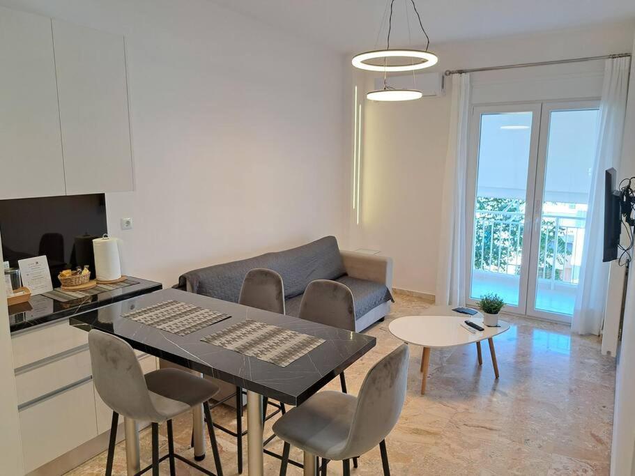 Luxury Suite Patras Esterno foto