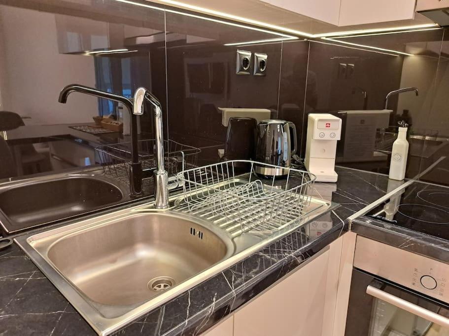 Luxury Suite Patras Esterno foto